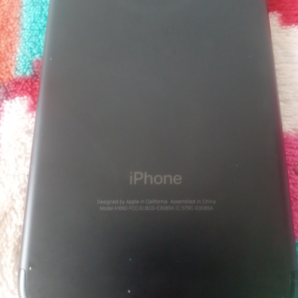 iPhone 7 model A1660 for parts only - Picture 5 of 8